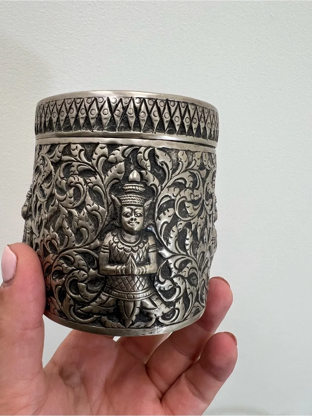 Burmese 950 silver betel box canister intricate repoussé floral designs